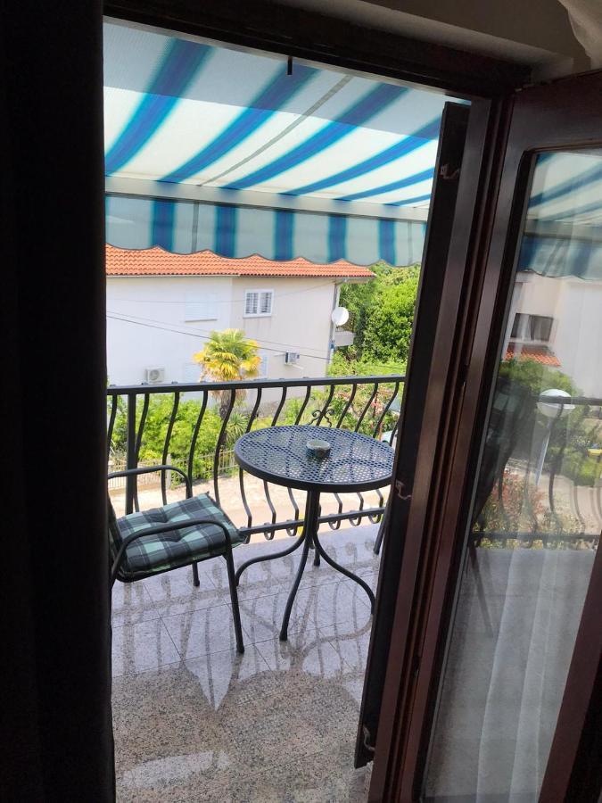 Apartman Jumic Malinska Buitenkant foto