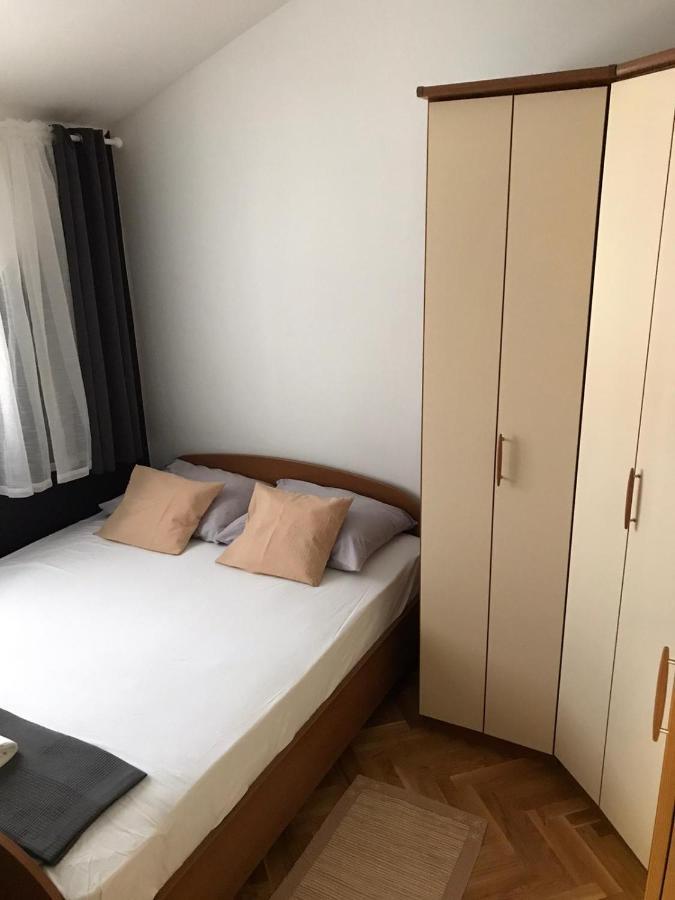 Apartman Jumic Malinska Buitenkant foto