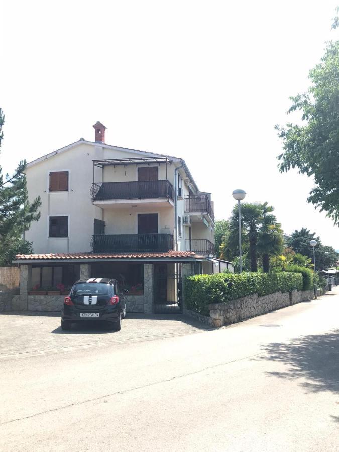 Apartman Jumic Malinska Buitenkant foto