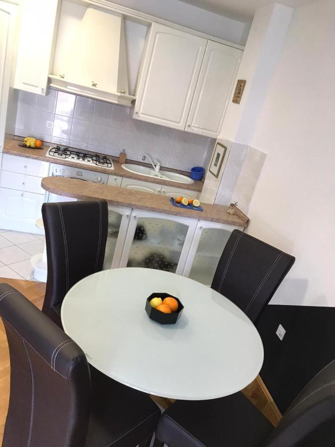 Apartman Jumic Malinska Buitenkant foto